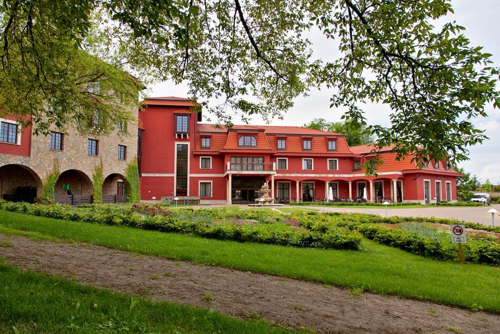 Hotel Sv. Ludmila Skalica Eksteriør billede
